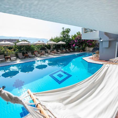 Saga Hotel Poros Town Екстериор снимка