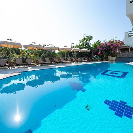 Saga Hotel Poros Town Екстериор снимка