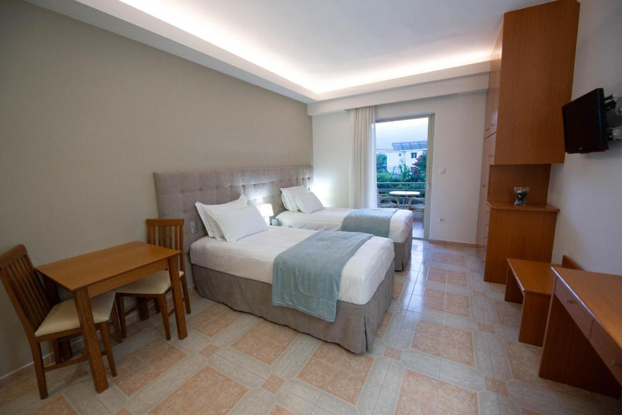 Saga Hotel Poros Town Екстериор снимка