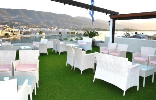 Saga Hotel Poros Town Екстериор снимка